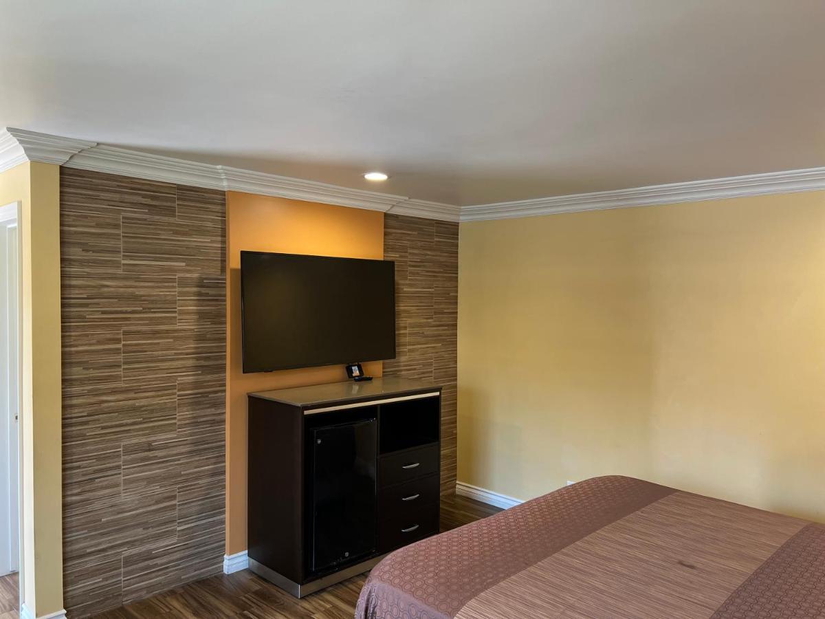 Walnut Inn & Suites West Covina Esterno foto