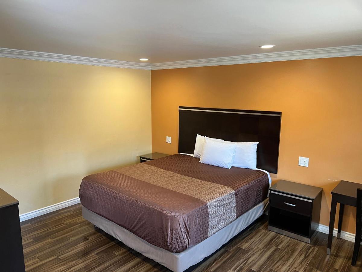 Walnut Inn & Suites West Covina Esterno foto