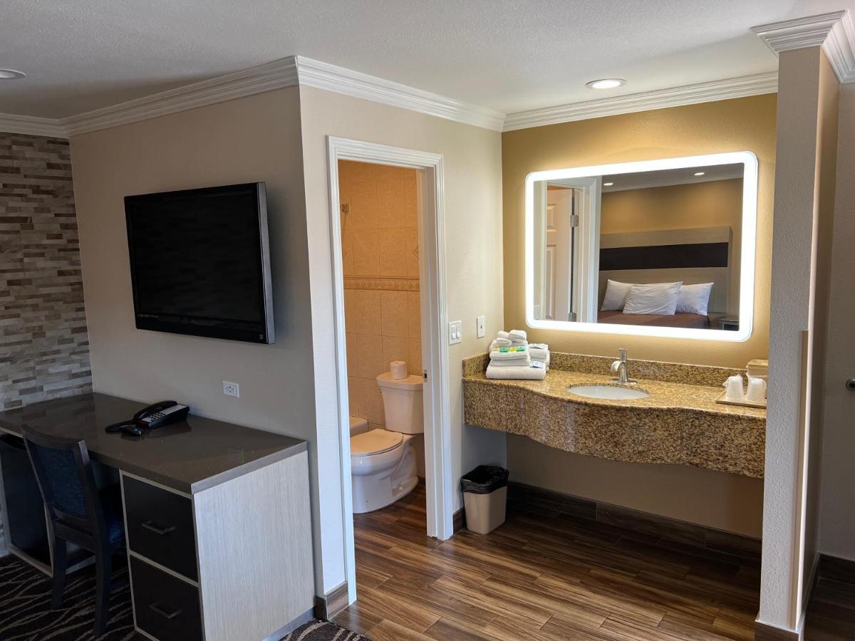 Walnut Inn & Suites West Covina Esterno foto
