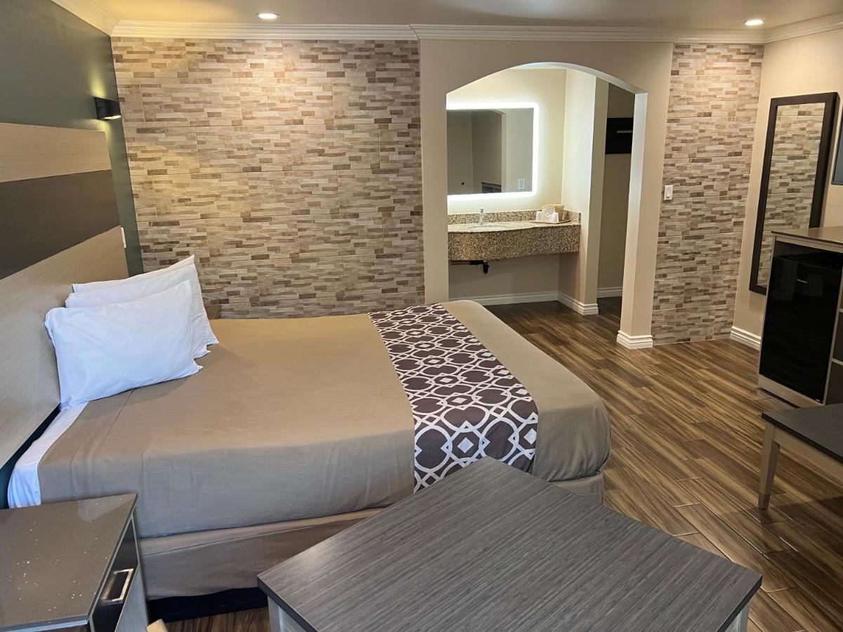 Walnut Inn & Suites West Covina Esterno foto