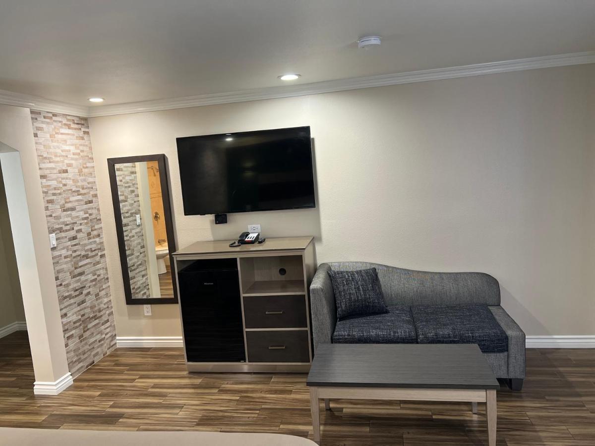 Walnut Inn & Suites West Covina Esterno foto