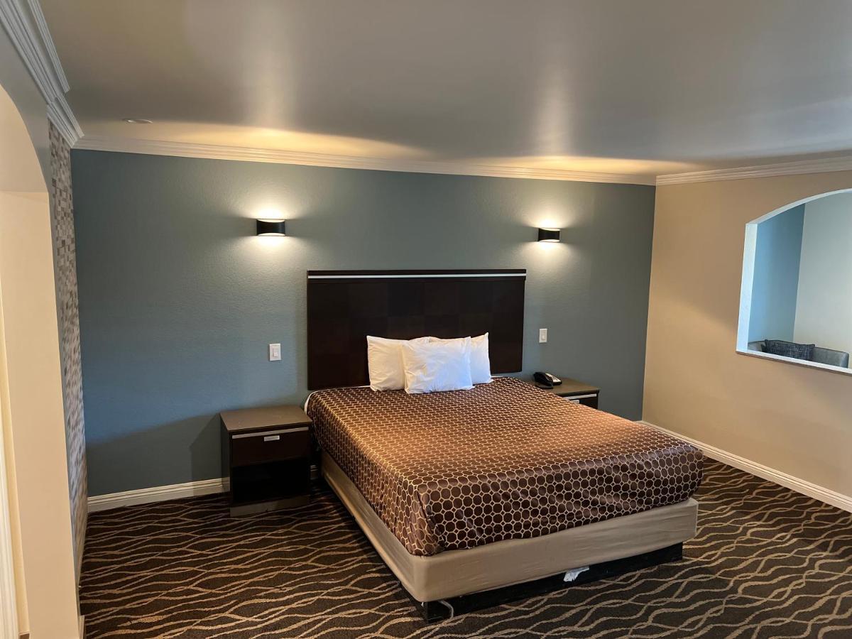 Walnut Inn & Suites West Covina Esterno foto