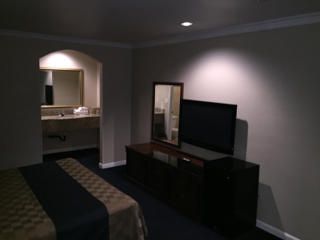 Walnut Inn & Suites West Covina Esterno foto