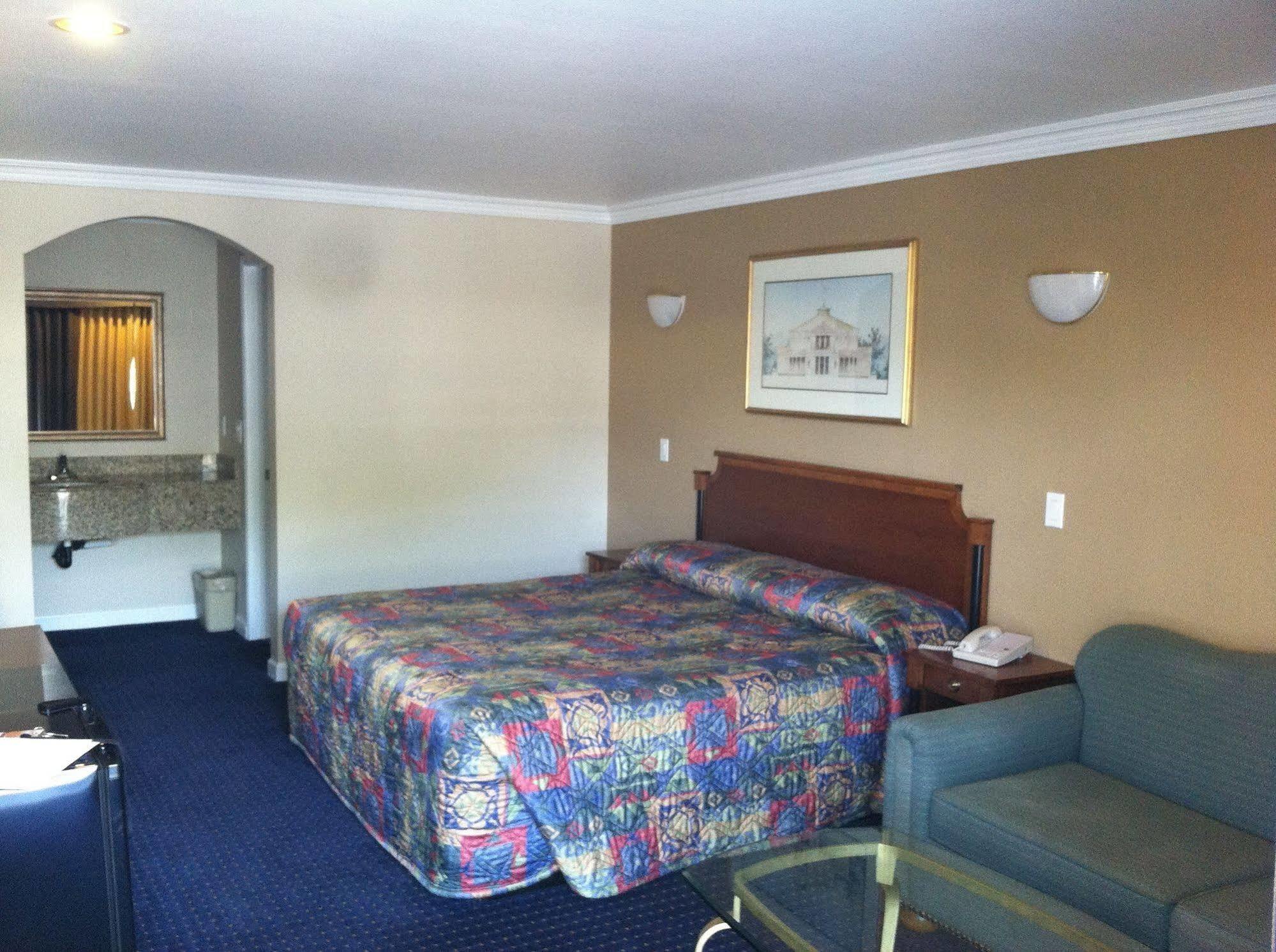 Walnut Inn & Suites West Covina Esterno foto