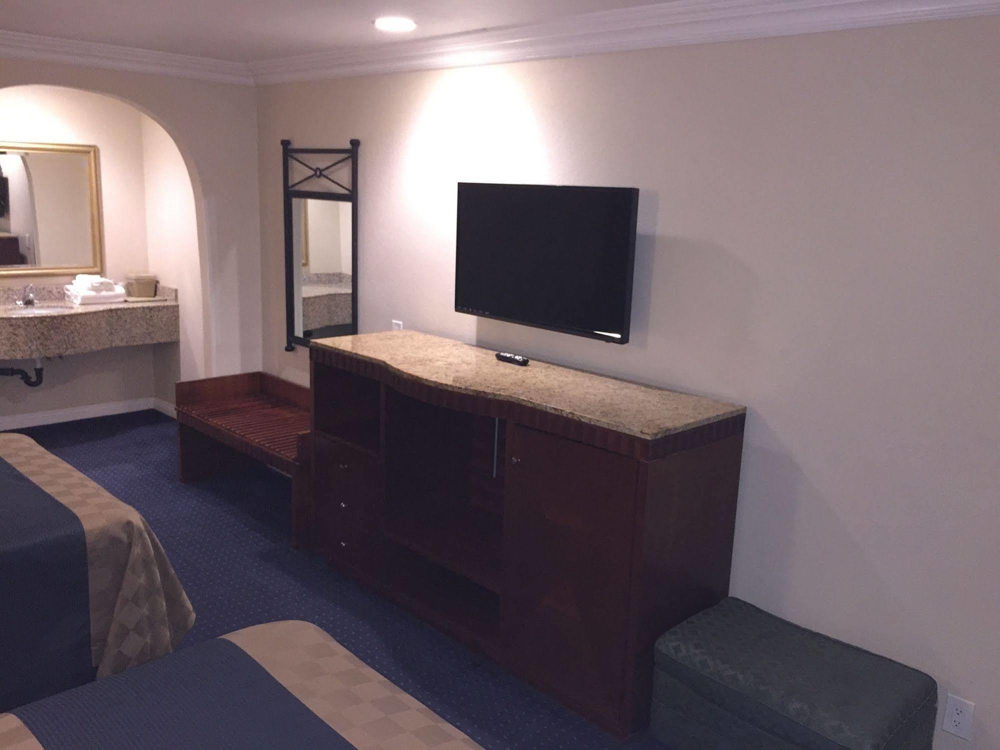 Walnut Inn & Suites West Covina Esterno foto