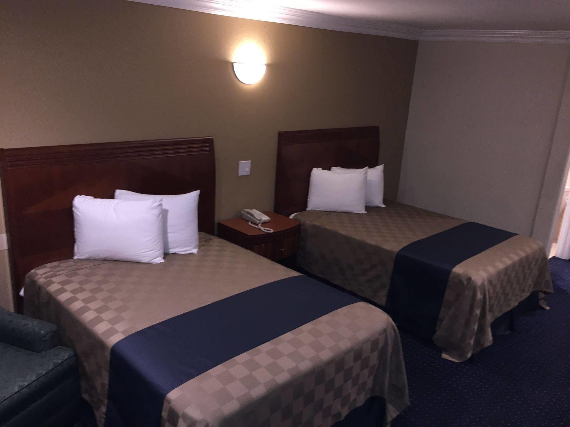 Walnut Inn & Suites West Covina Esterno foto