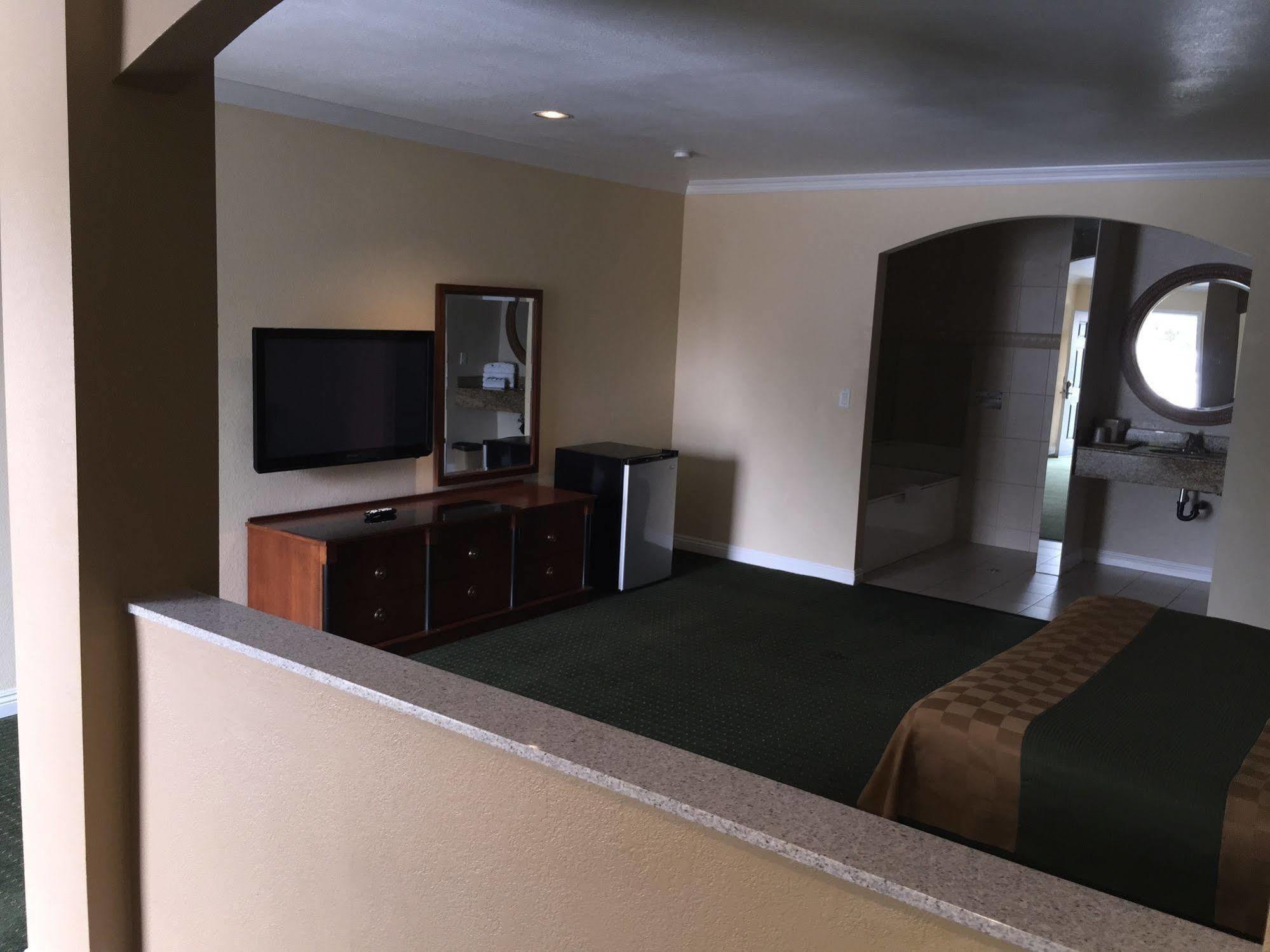 Walnut Inn & Suites West Covina Esterno foto