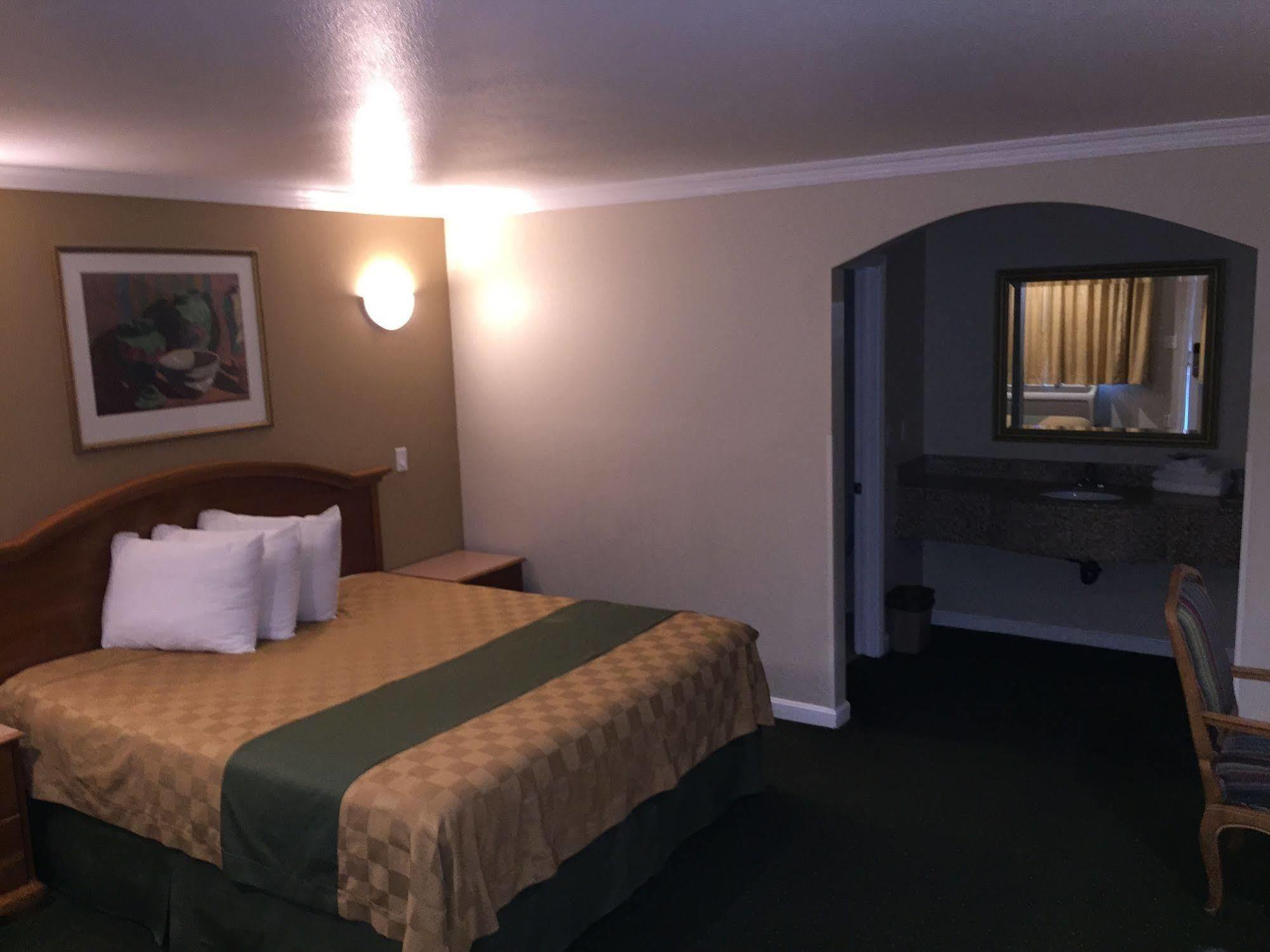 Walnut Inn & Suites West Covina Esterno foto