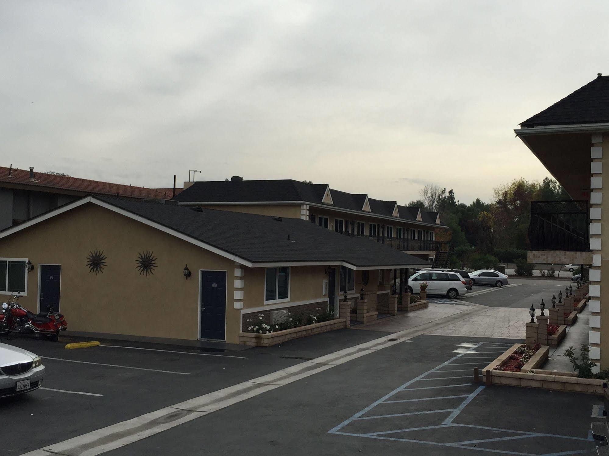 Walnut Inn & Suites West Covina Esterno foto