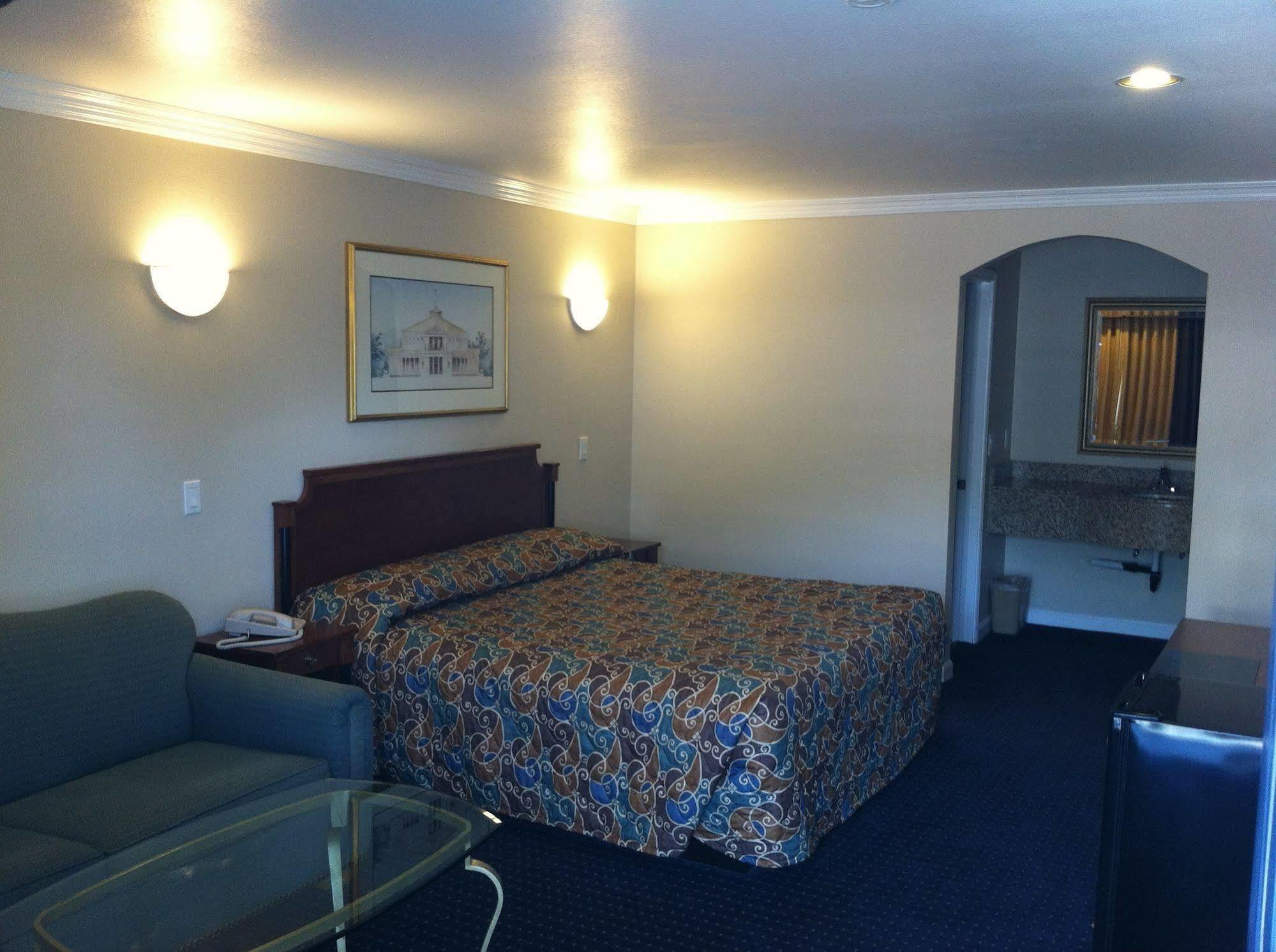 Walnut Inn & Suites West Covina Esterno foto